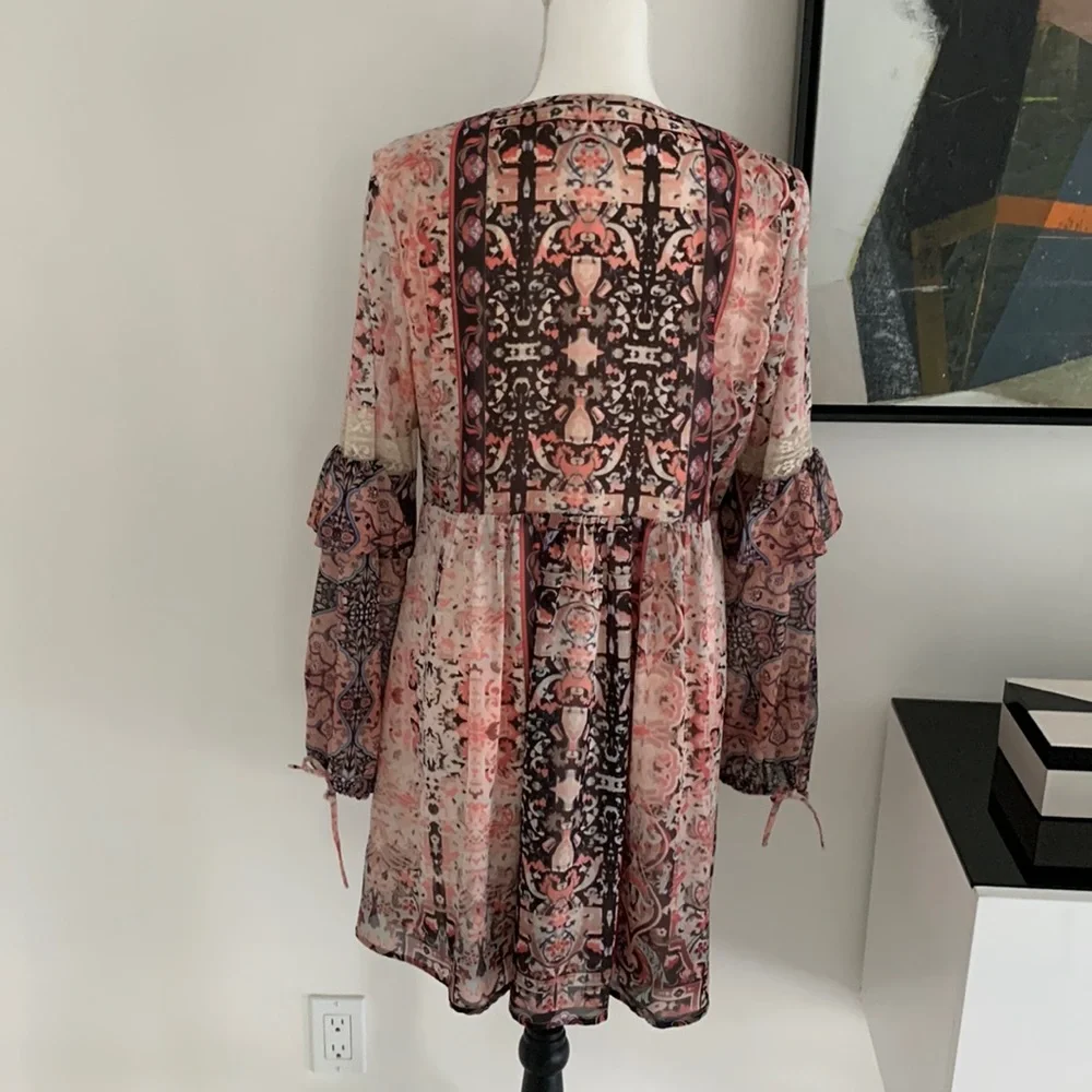 Bebe baby doll dress pink, cream, tan. Size M - Picture 4 of 7